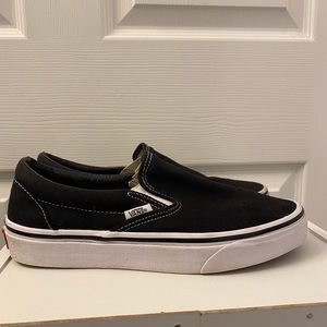 Black Vans slip on shoes